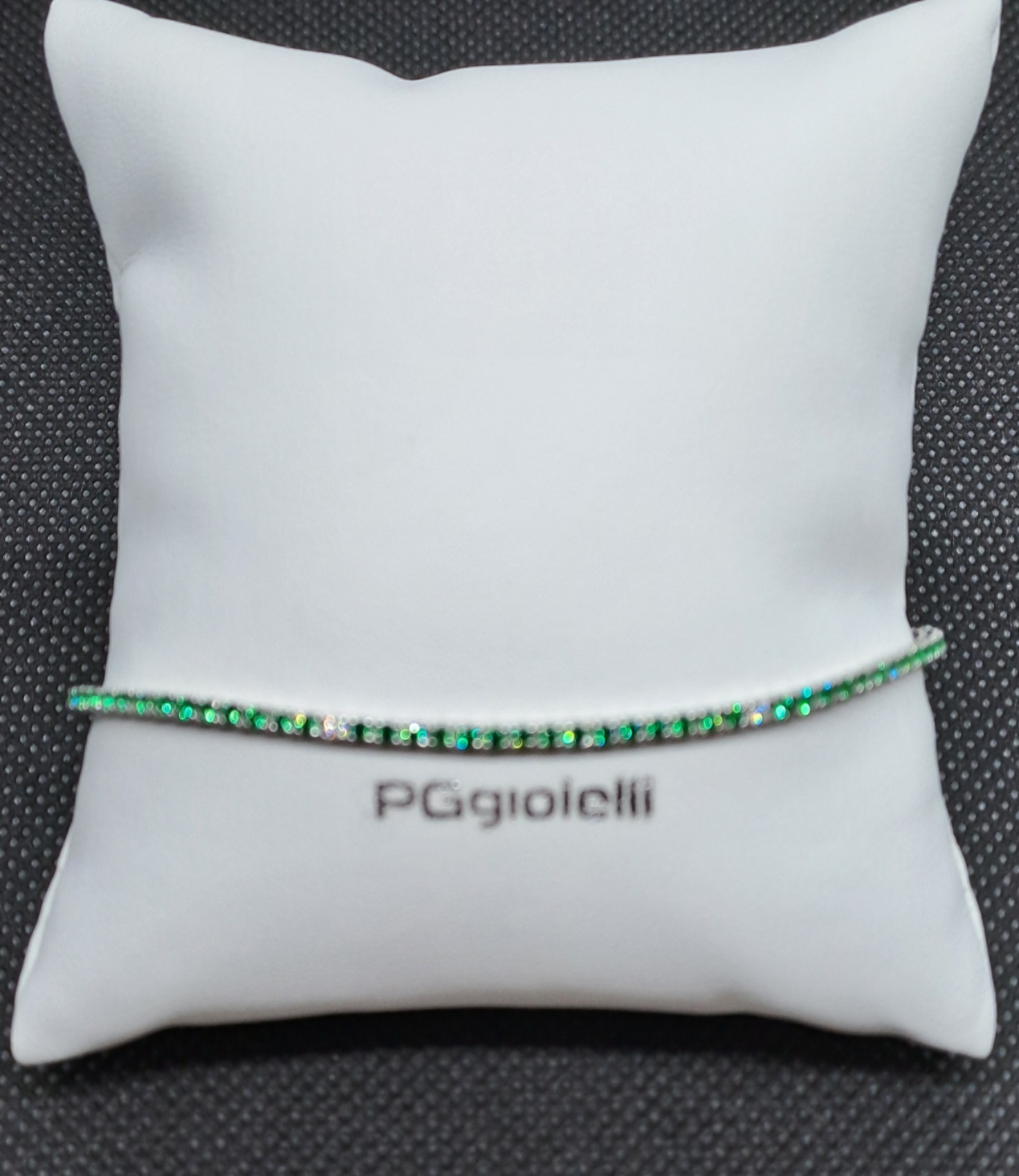 Bracciale tennis in oro bianco 750 con smeraldi e diamanti — eShopping Salerno